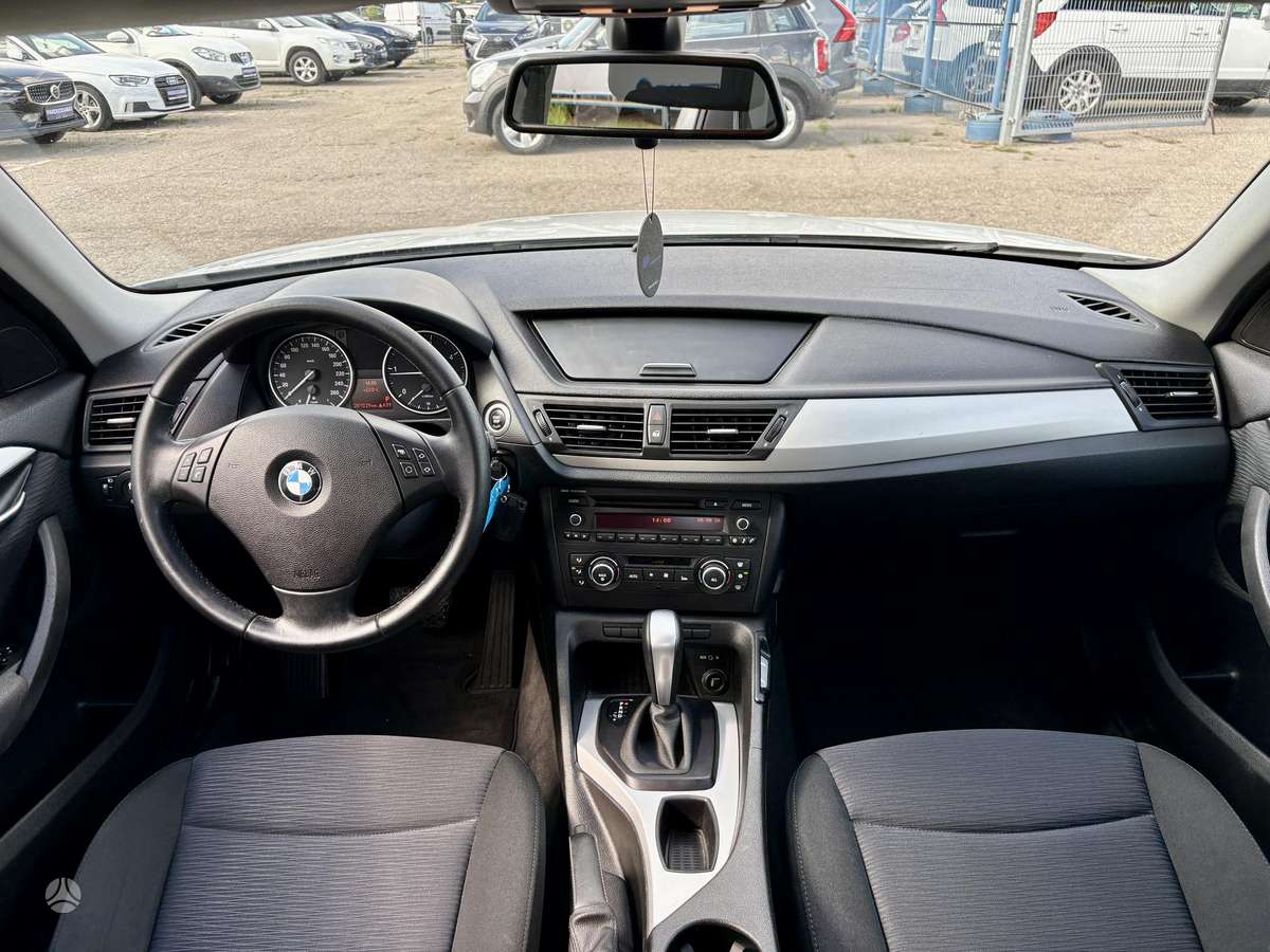 BMW X1, 2.0 l., off-road / crossover