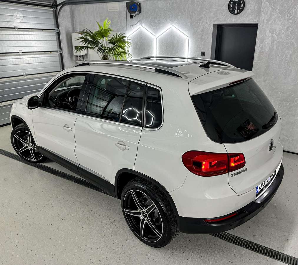 Volkswagen Tiguan - 8