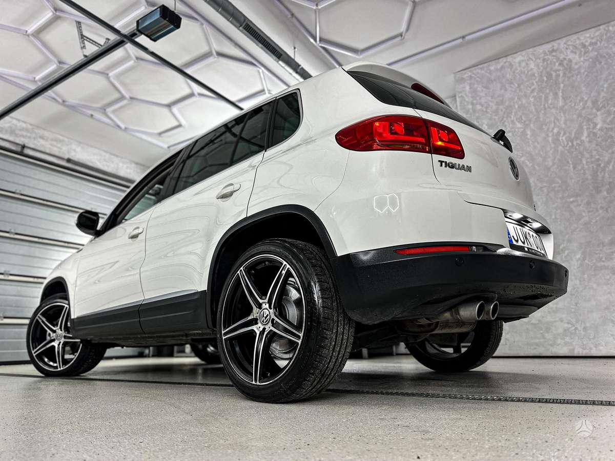 Volkswagen Tiguan - 12