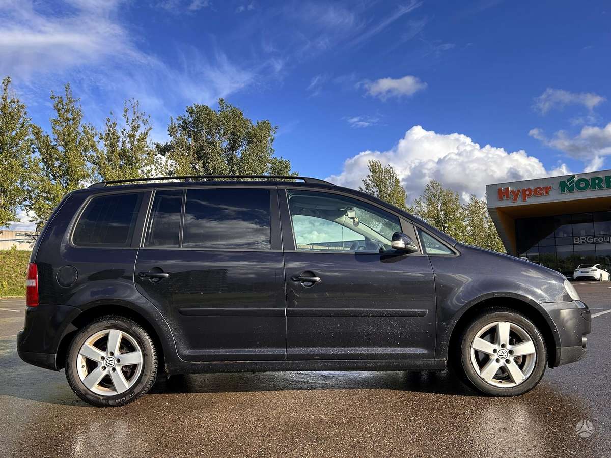 Volkswagen Touran - 3
