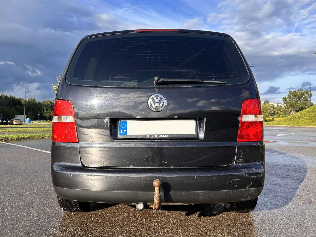 Volkswagen Touran - 5