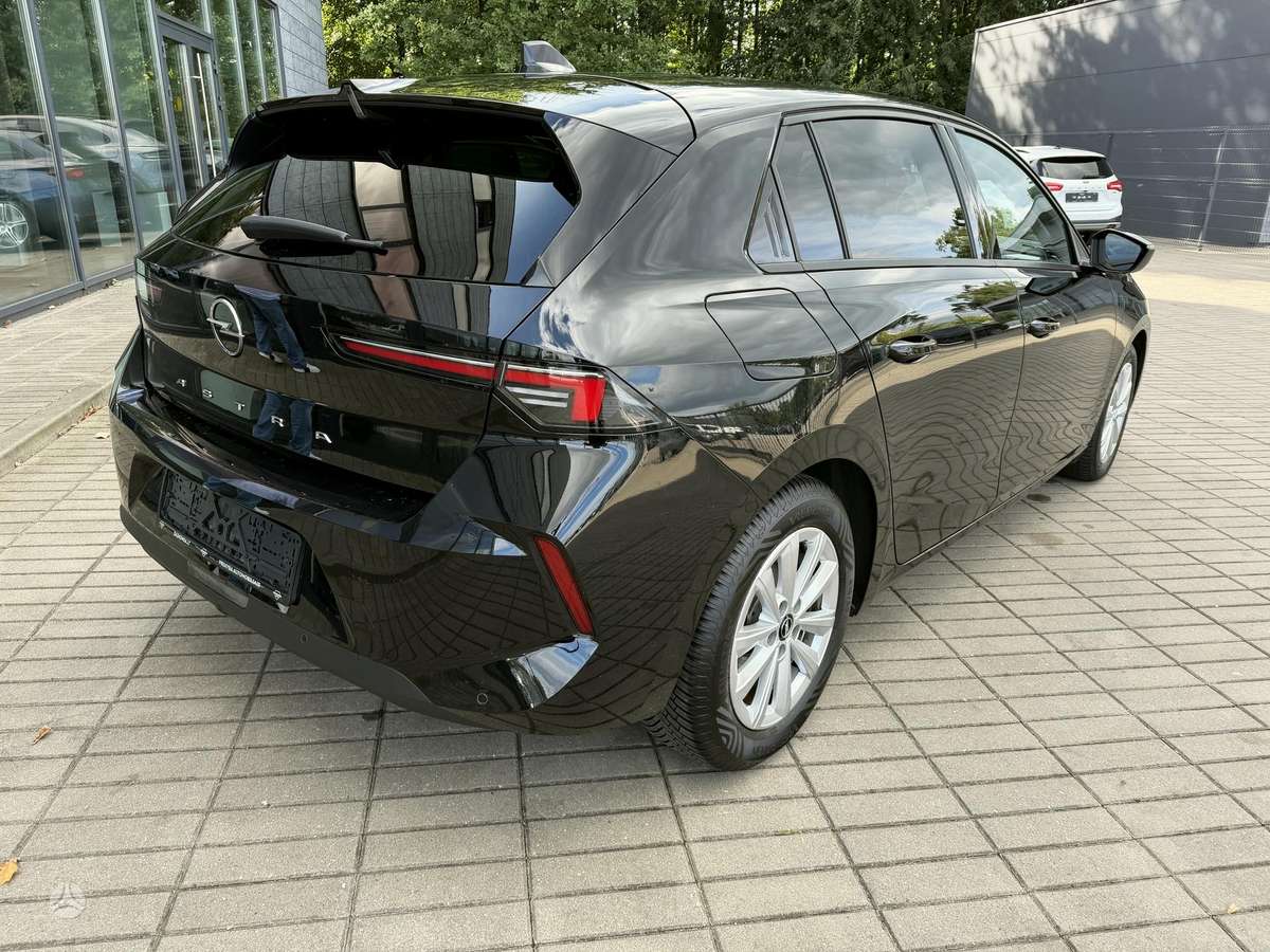Opel Astra, 1.2 l., hatchback