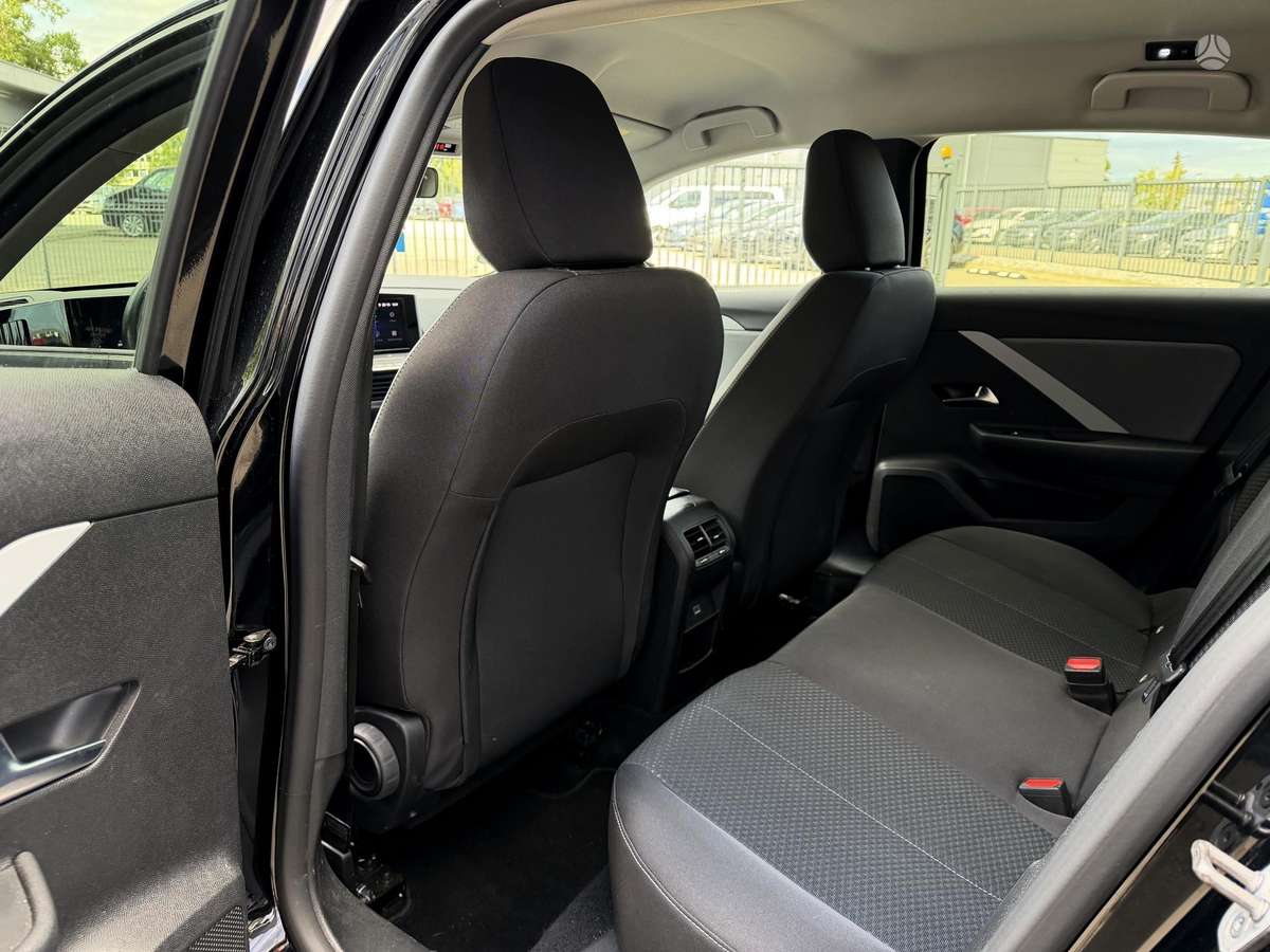 Opel Astra, 1.2 l., hatchback