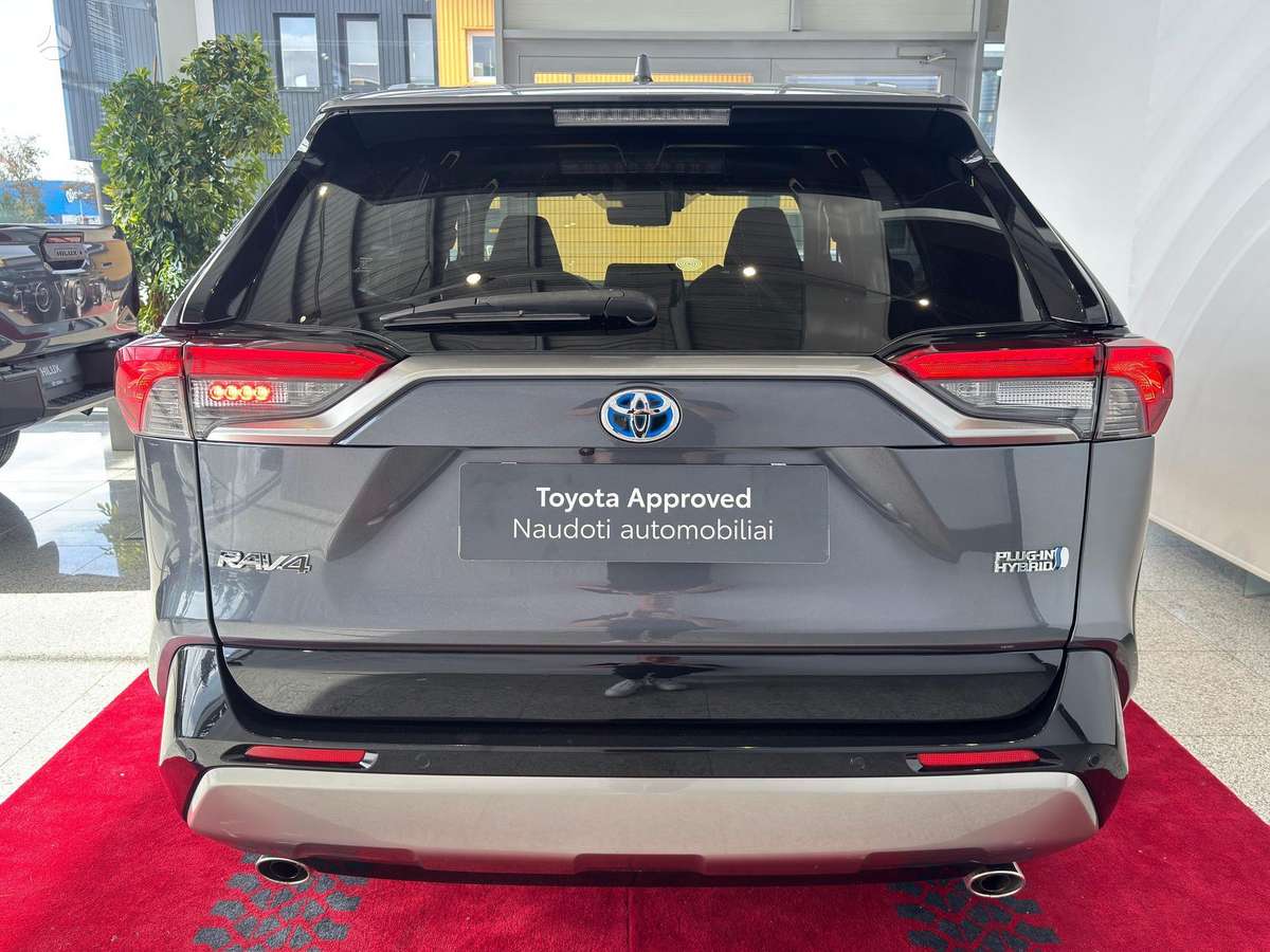 Toyota RAV4 - 6