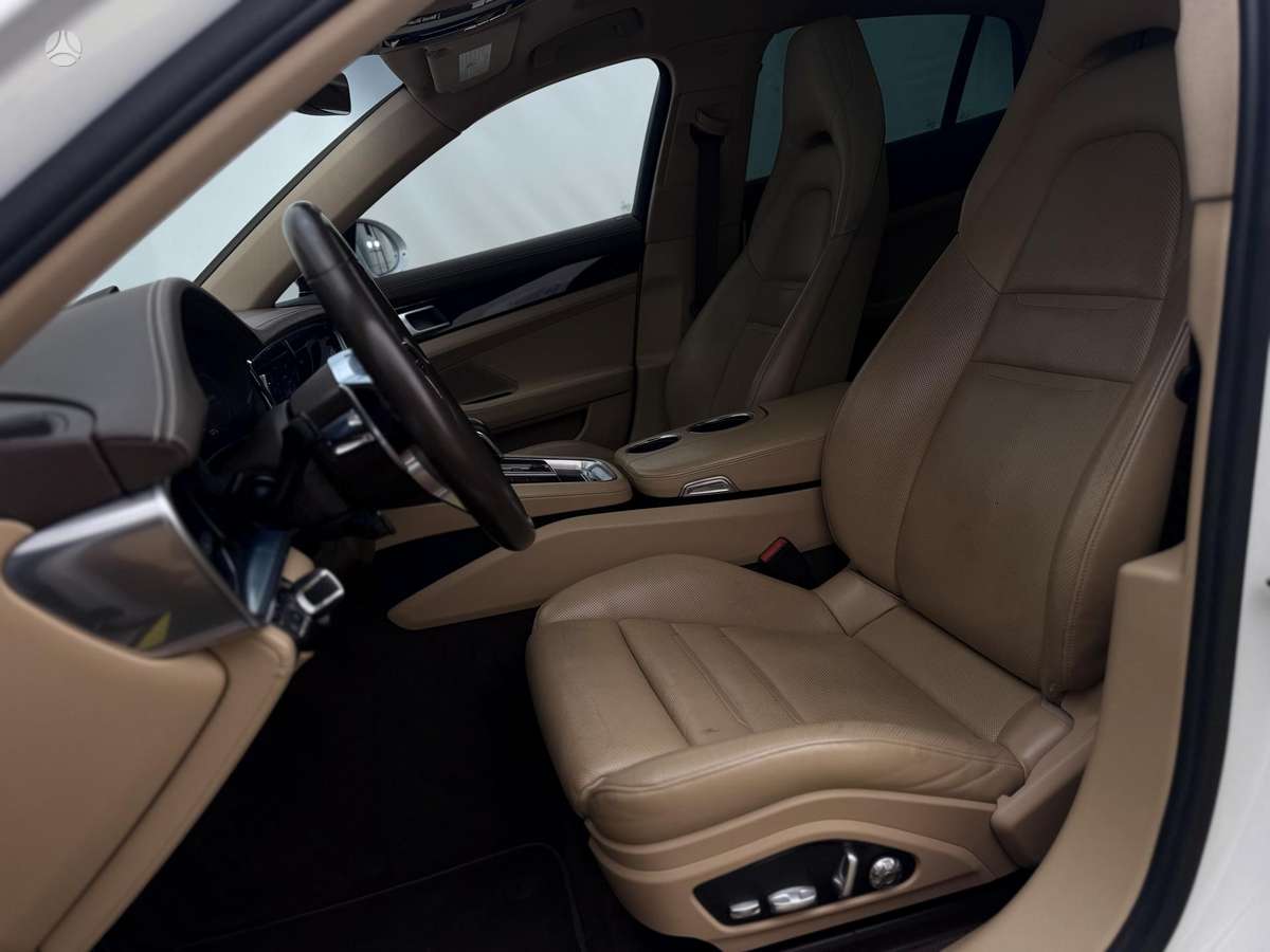 Porsche Panamera, 3.0 l., hatchback