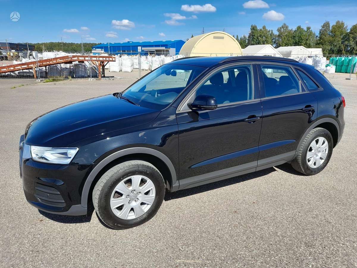 Audi Q3, 2.0 l., off-road / crossover