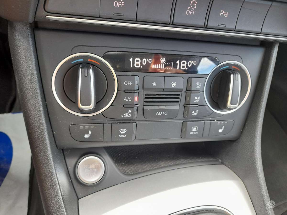 Audi Q3, 2.0 l., off-road / crossover