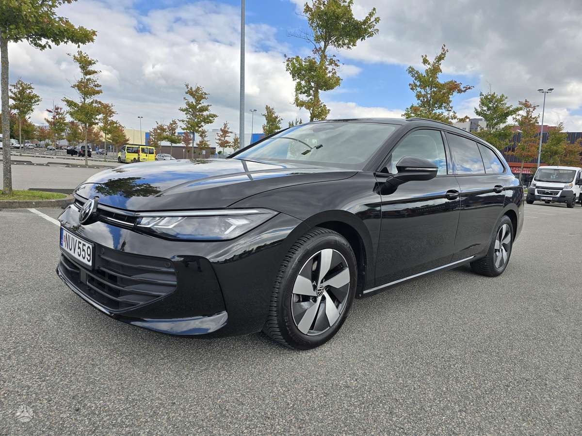 Volkswagen Passat - 1