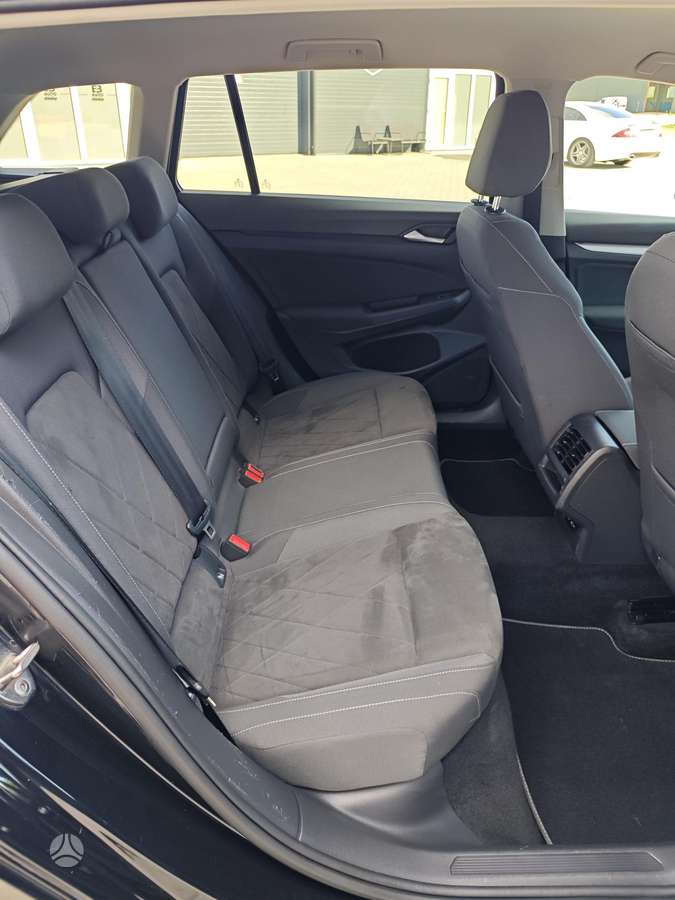 Volkswagen Golf - 10