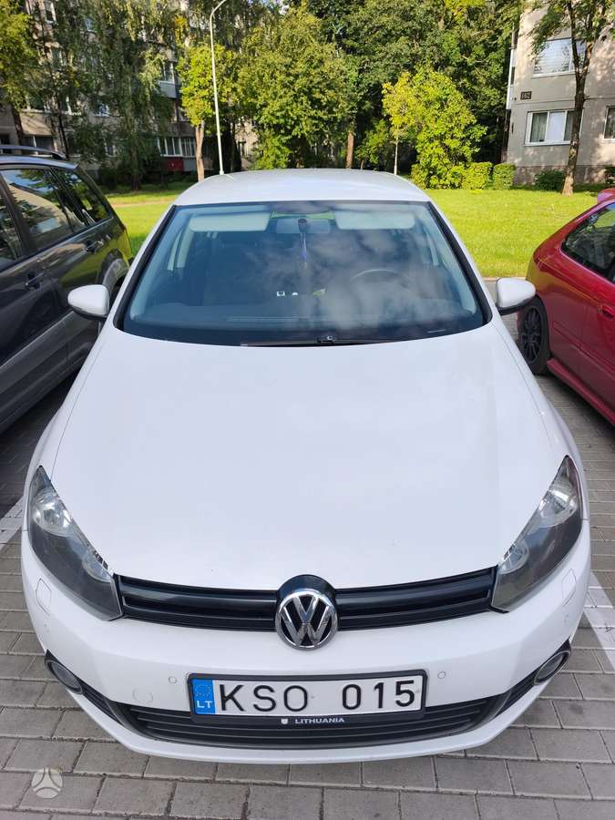 Volkswagen Golf - 1
