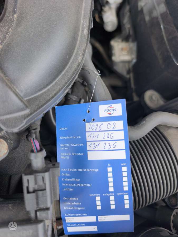 Volkswagen Golf - 11