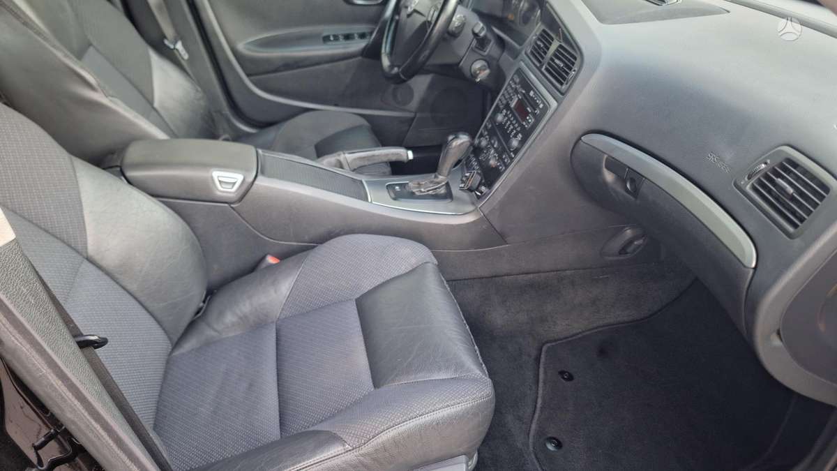 Volvo S60, 2.4 l., Седан