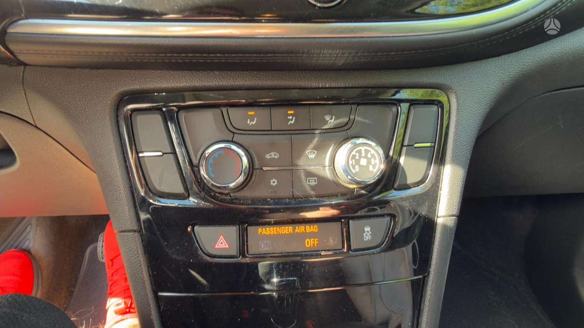 Buick Encore, 1.4 l., off-road / crossover
