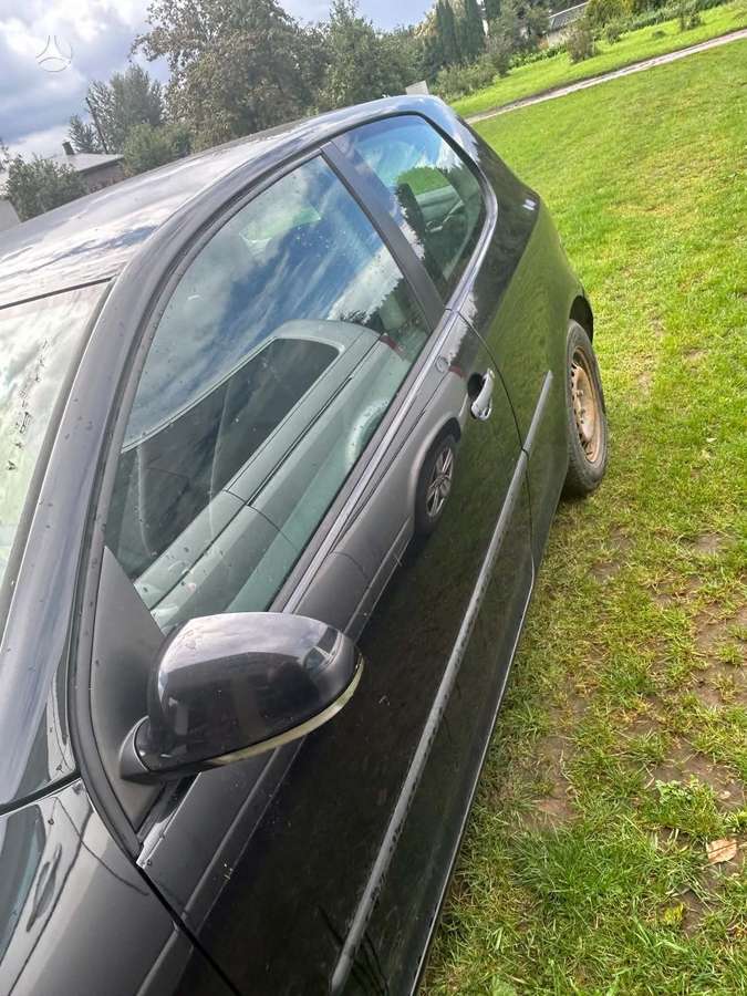 Volkswagen Golf - 5