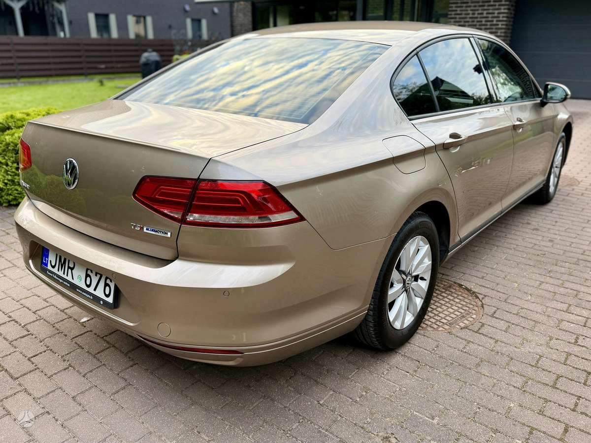Volkswagen Passat - 5