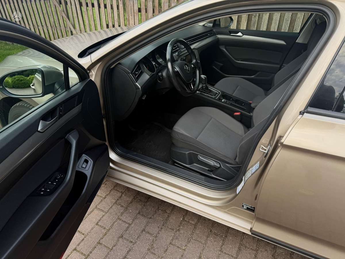 Volkswagen Passat - 11
