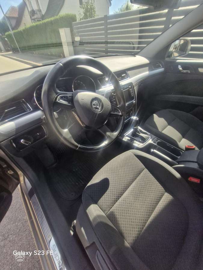Skoda Superb, 2.0 l., Седан