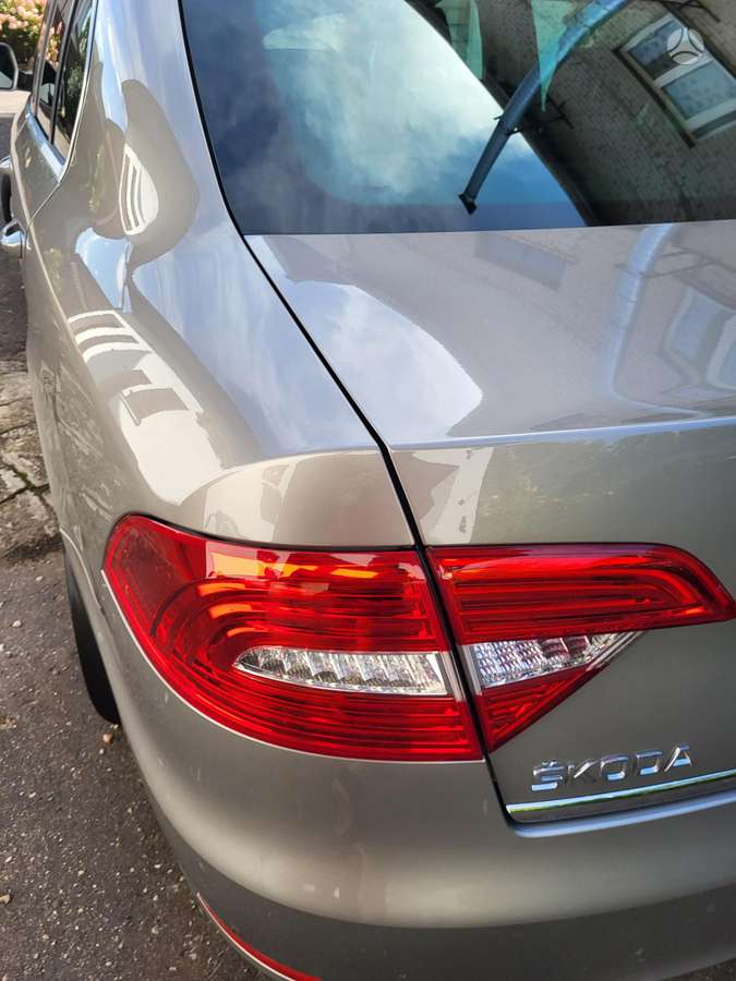 Skoda Superb, 2.0 l., Седан