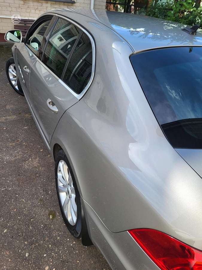 Skoda Superb, 2.0 l., Седан