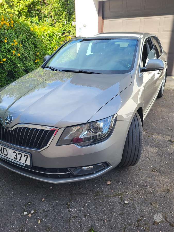 Skoda Superb, 2.0 l., Седан