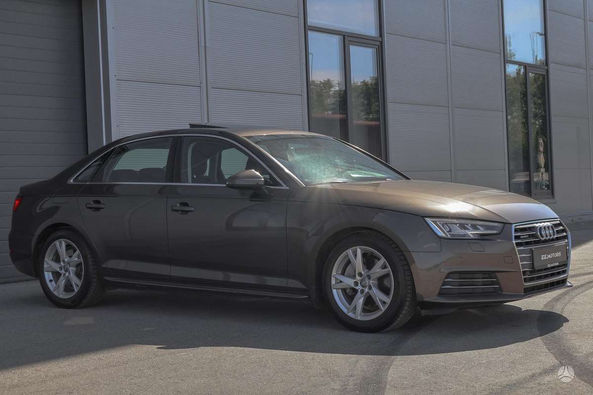 Audi A4, 2.0 l., Седан