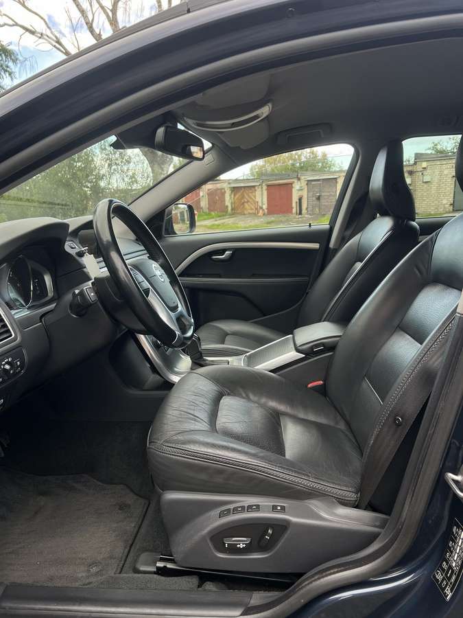 Volvo XC70, 2.4 l., wagon