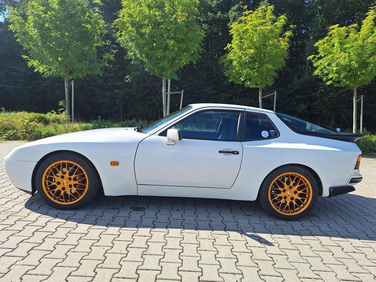 Porsche 944 - 2