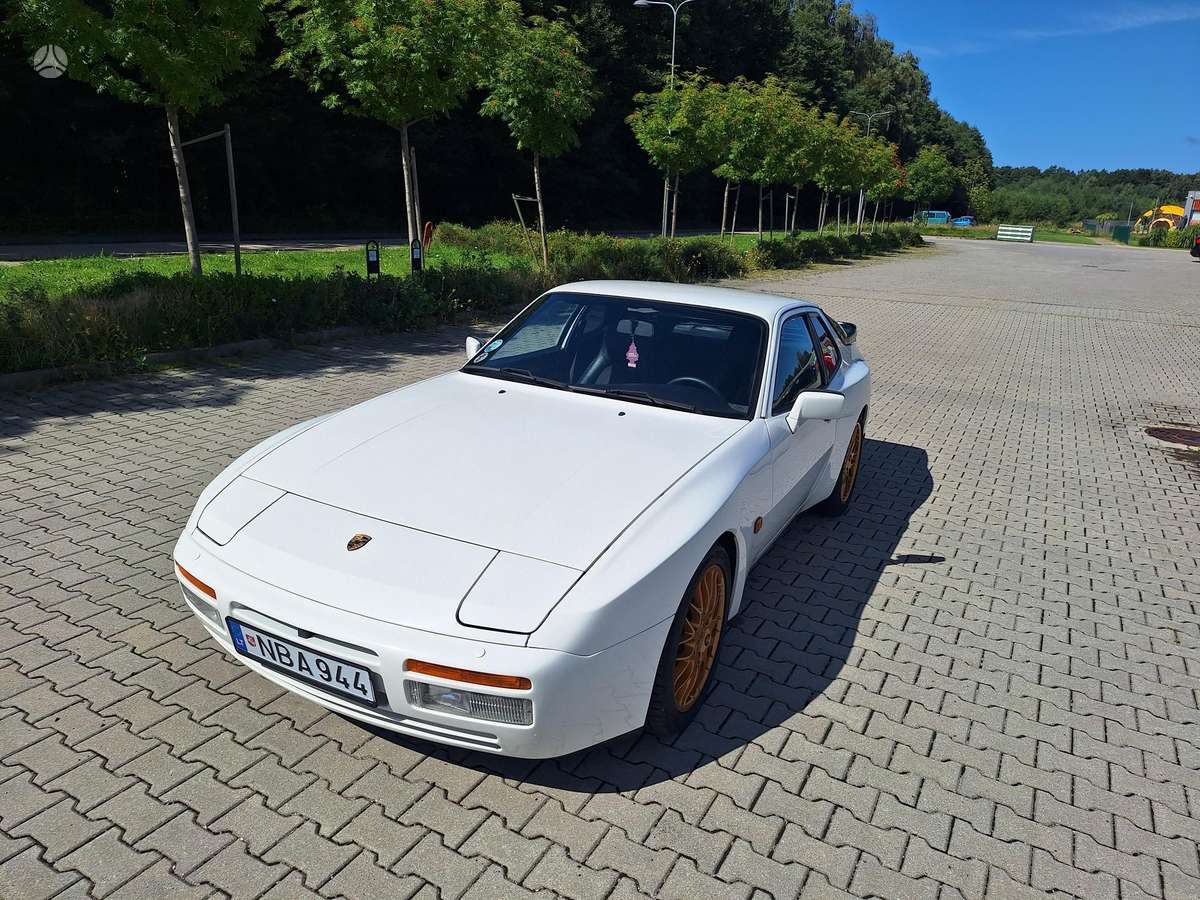 Porsche 944 - 3