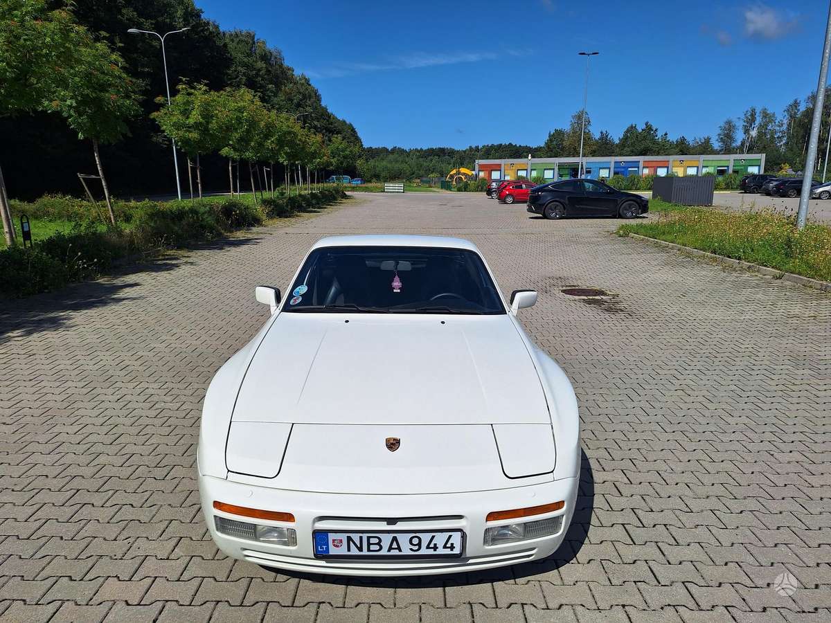 Porsche 944 - 4