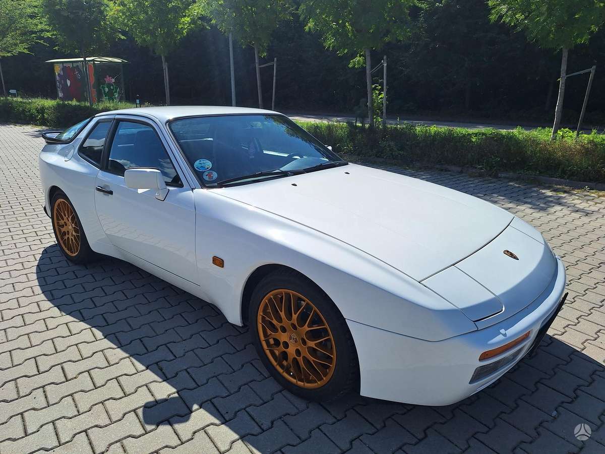 Porsche 944 - 5