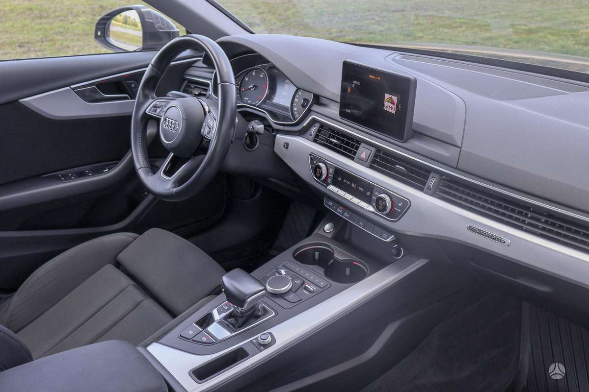 Audi A4, 2.0 l., Седан