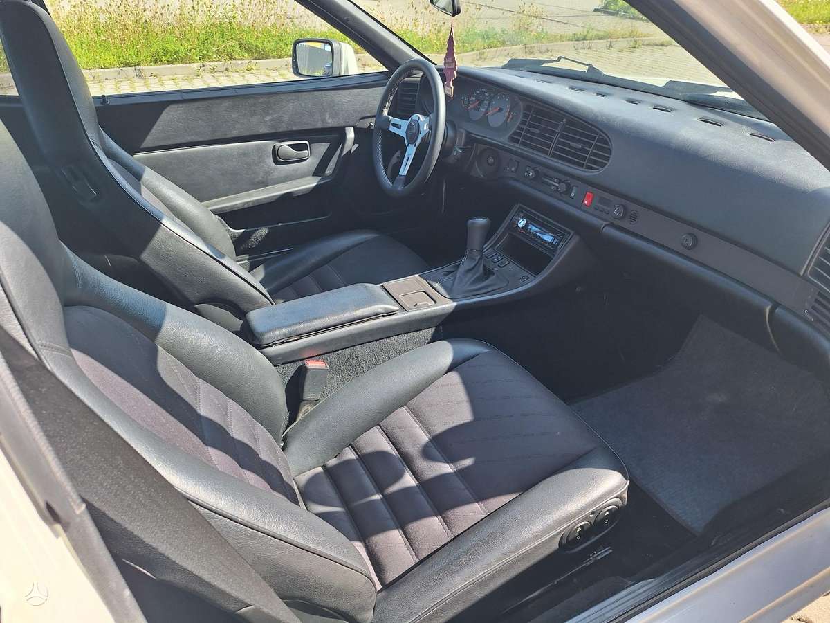 Porsche 944 - 9