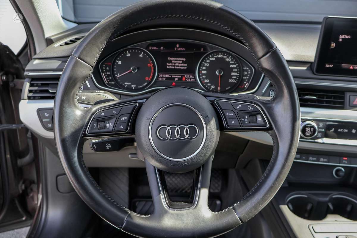 Audi A4, 2.0 l., Седан