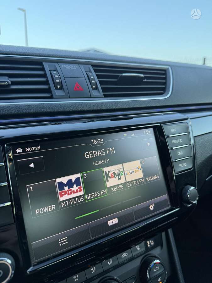 Skoda Superb, 2.0 l., Седан