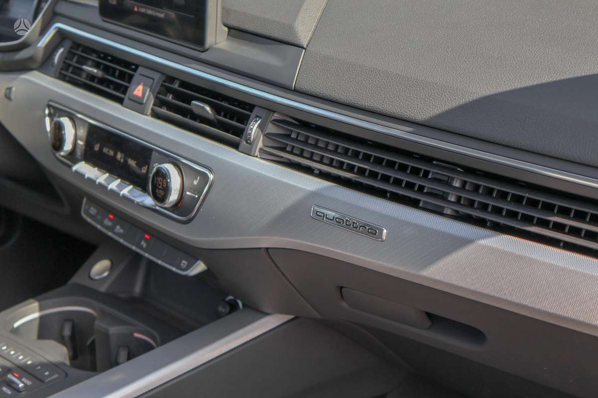 Audi A4, 2.0 l., Седан