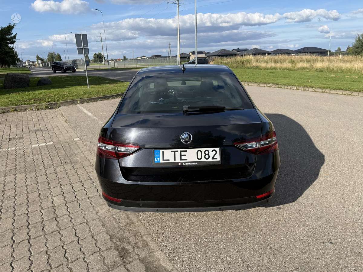 Skoda Superb, 2.0 l., Седан