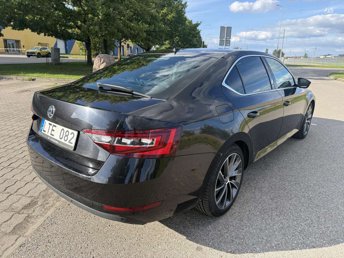 Skoda Superb, 2.0 l., Седан