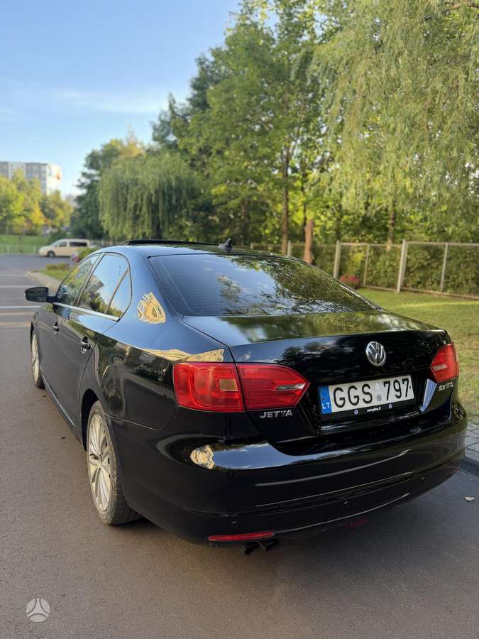 Volkswagen Jetta - 6