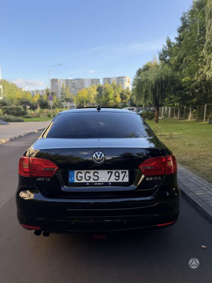 Volkswagen Jetta - 7