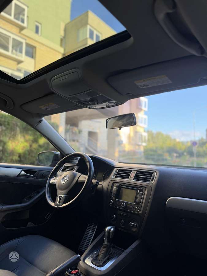 Volkswagen Jetta - 9
