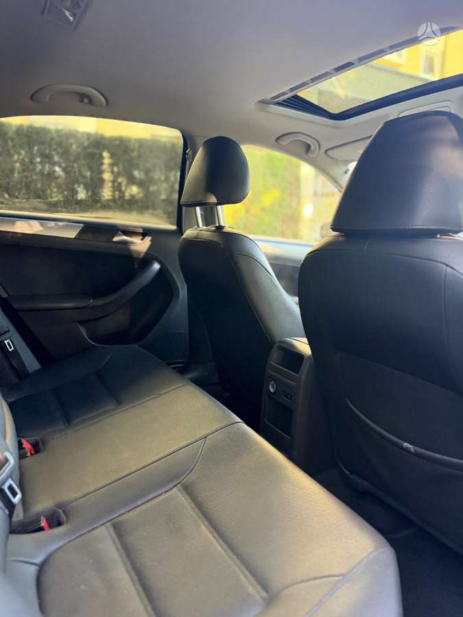 Volkswagen Jetta - 10