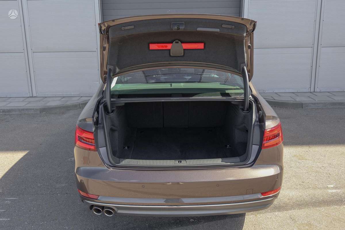 Audi A4, 2.0 l., Седан
