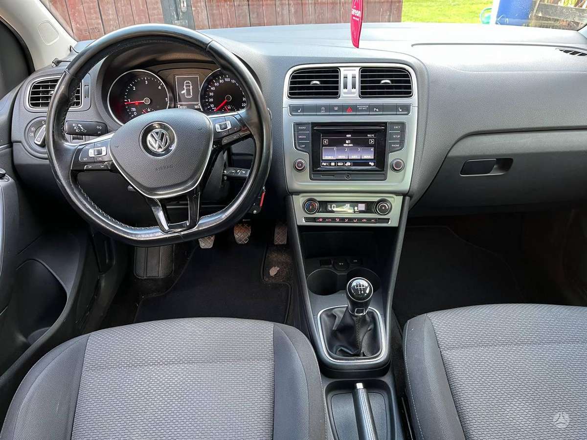 Volkswagen Polo - 2