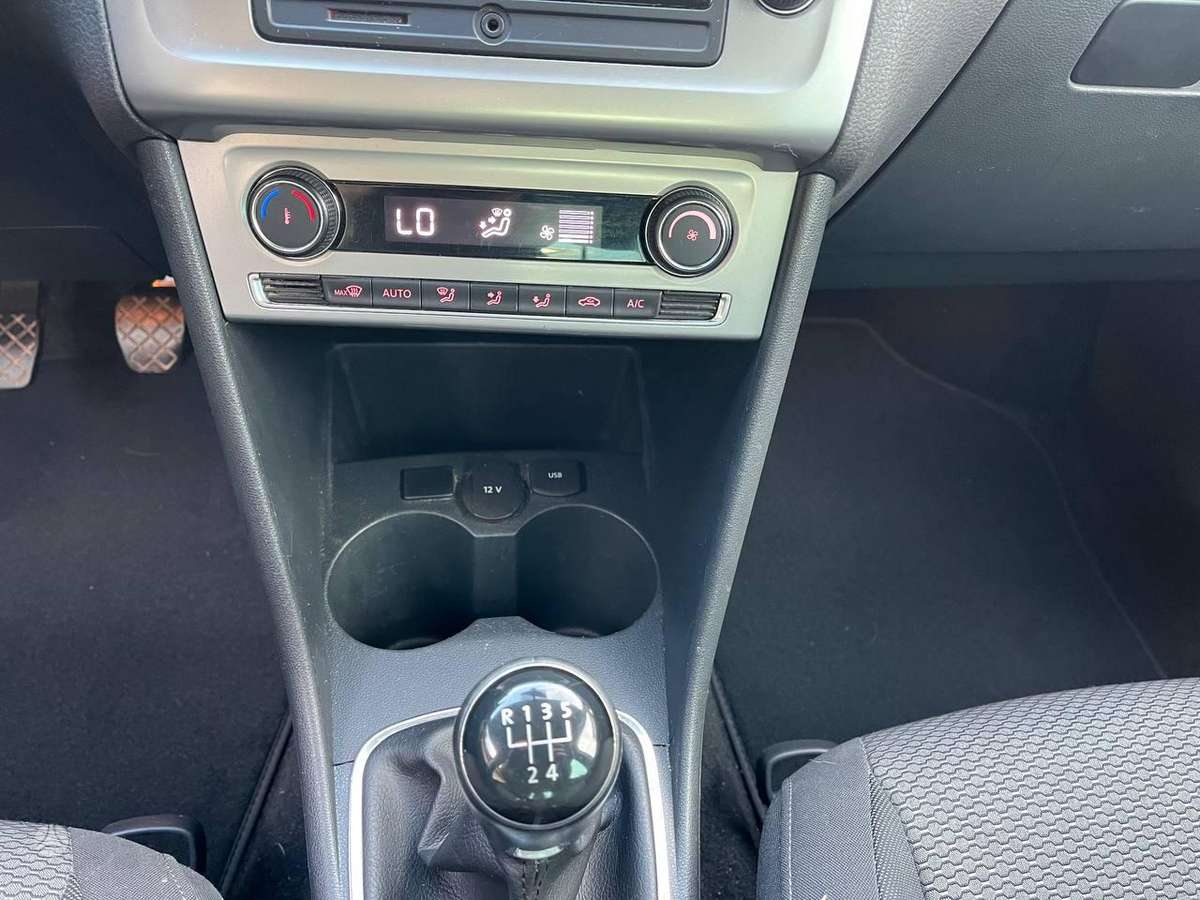 Volkswagen Polo - 10
