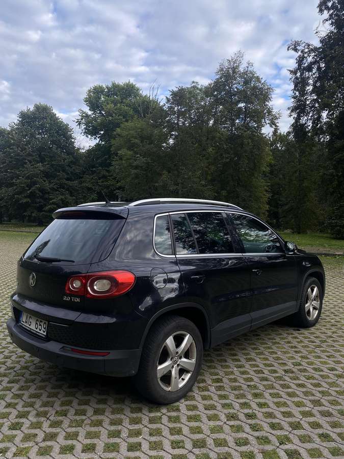 Volkswagen Tiguan - 8