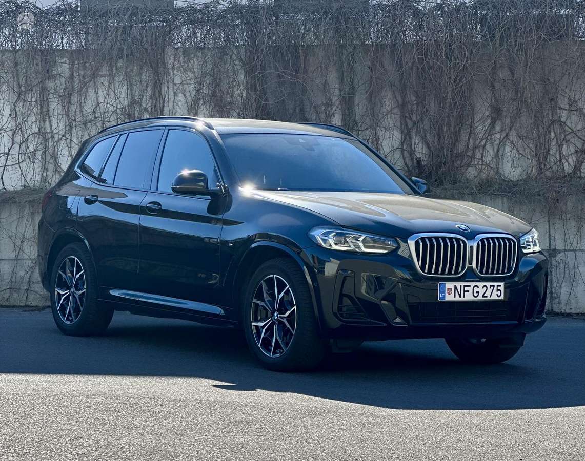 BMW X3, off-road / crossover