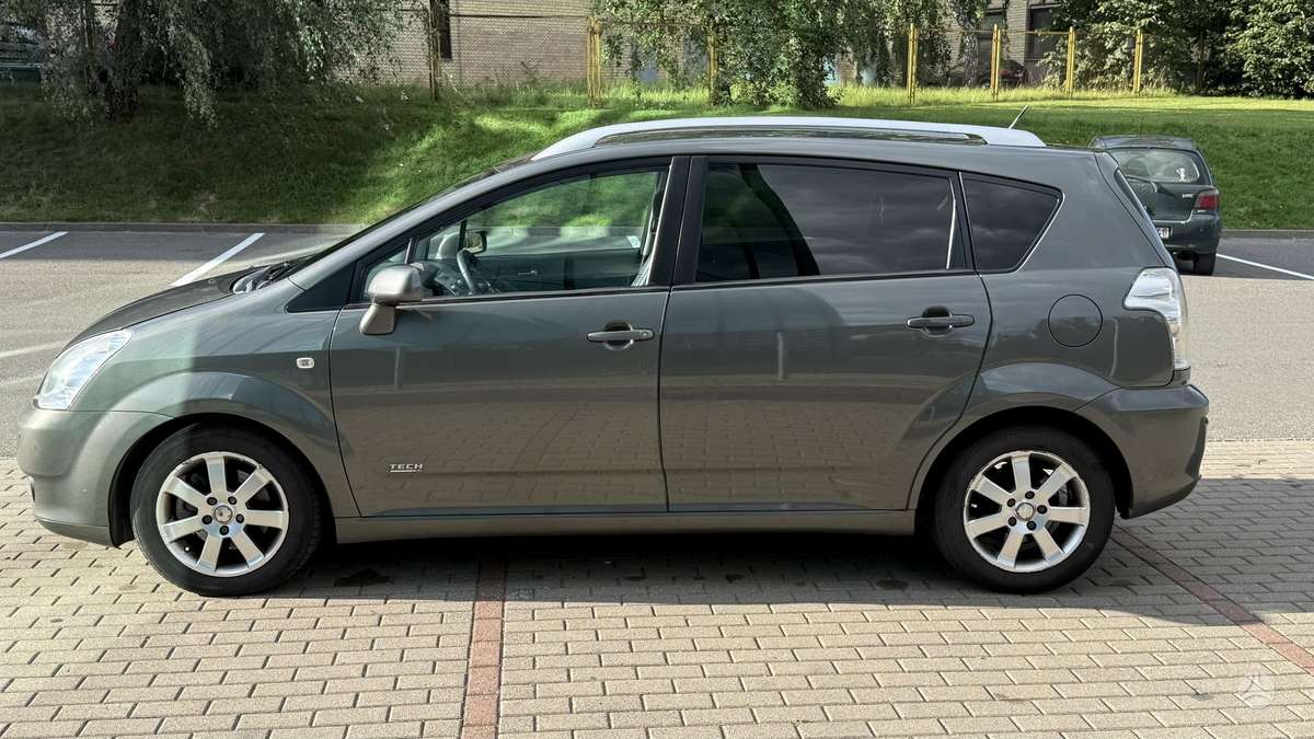 Toyota Corolla Verso - 4
