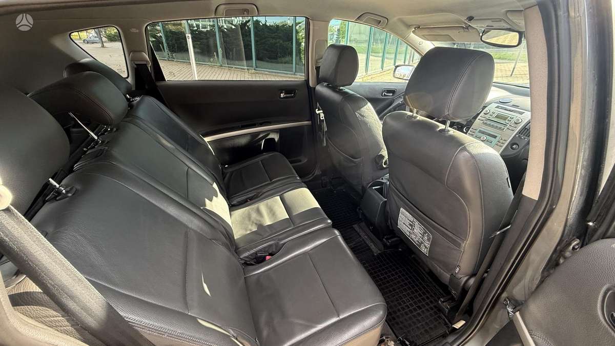 Toyota Corolla Verso - 9