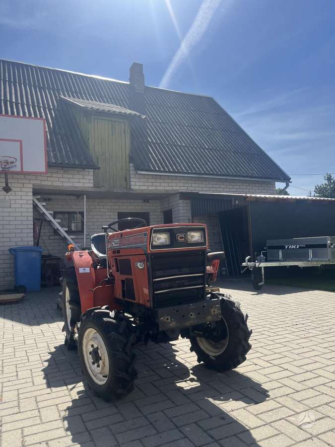 Hinomoto C-144, garden tractors