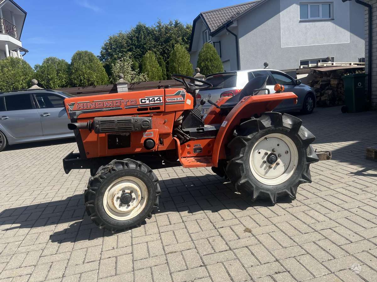 Hinomoto C-144, garden tractors